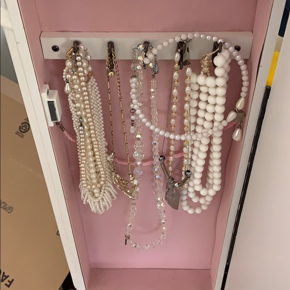 Jewelry - Picture 2 of 6